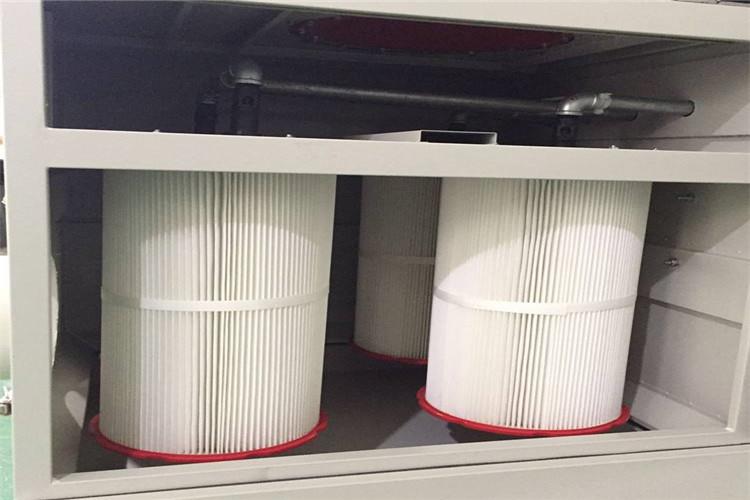 吸尘器博鱼（中国）官方在线登录将滤料的接口由以前的胶粘接和工业缝纫机接口方式全部改为超声波一体式焊接