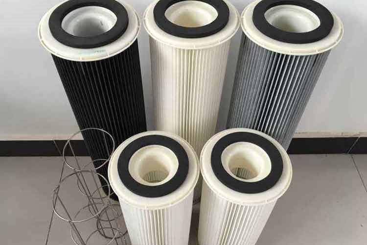 自洁式博鱼（中国）官方在线登录的外观结构也能直接影响到清粉效果，相对传统圆筒式滤芯，锥形滤芯上大下小的形状在脉冲震打时塑粉更容易脱落