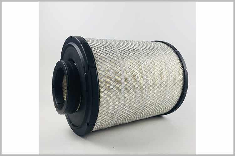 在轿车博鱼网页版使用中，当滤芯上附着的尘逐渐增多时，发动机的进气阻力也随之增大